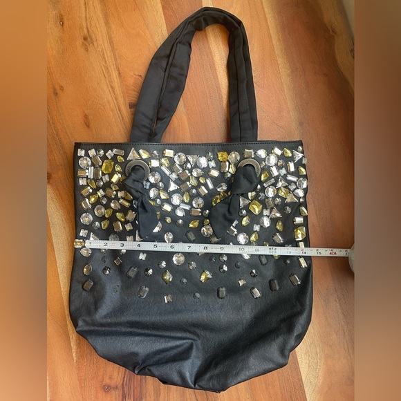 Vera Wang Leather, Jeweled Shoulder bag NWOT - Picture 8 of 9